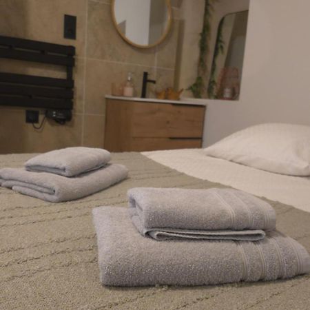 Apartamento Petit Bonheur Lauris Exterior foto